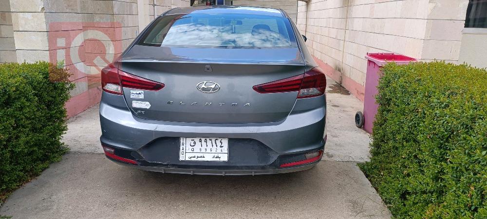 هیوندای ئەلەنترا